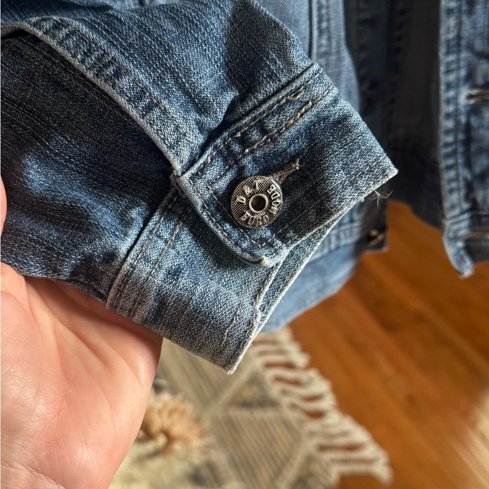 Authentic Denim Jacket in Classic Blue - Picture 4 of 6